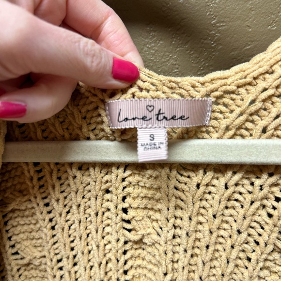 Love Tree Women’s Small Oversized Cable Knit Sweater - Picture 2 of 5